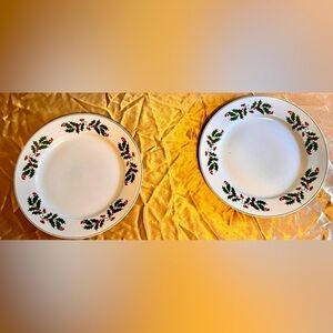 Alco Industries Romania Set of 2 Holly Christmas Holiday 10” Dinner Party Plates